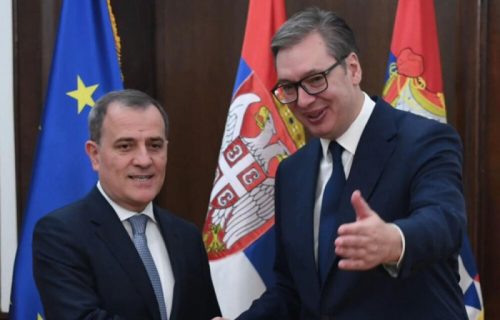 Vučić razgovarao sa ministrom spoljnih poslova Azerbejdžana: "Informisao sam ga o situaciji na KiM"