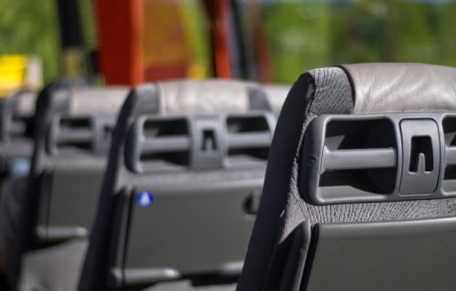 Vozač autobusa umro za volanom dok je vozio fudbalere na utakmicu