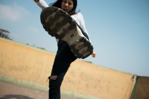 Oglasilo se Ministarstvo o nasilju u školi u Požarevcu: Dve devojčice su se tukle, njih 15 snimalo