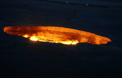 “Vrata pakla” postoje, bez prestanka gore već decenijama i kriju neverovatnu priču (FOTO)