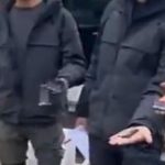 Pogledajte kako hrvatska policija maltretira srpske radnike u Vukovaru: Zasmetali im amblemi (VIDEO)