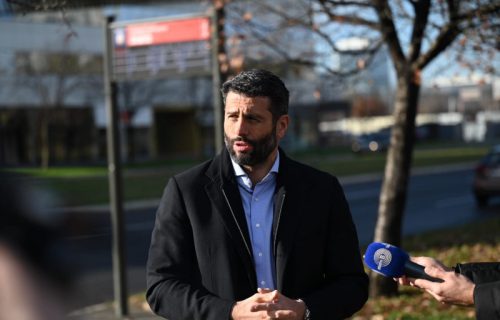 Šapić: Info table na stajalištima istorijski događaj za javni prevoz i budući "trejd mark" Beograda