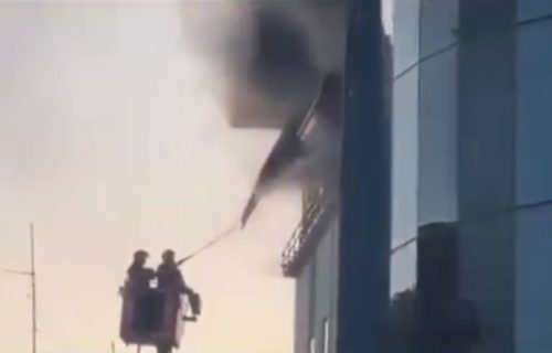 Drama u Albaniji: Veliki požar u zgradi od 12 spratova, evakuisano na desetine stanara (VIDEO)