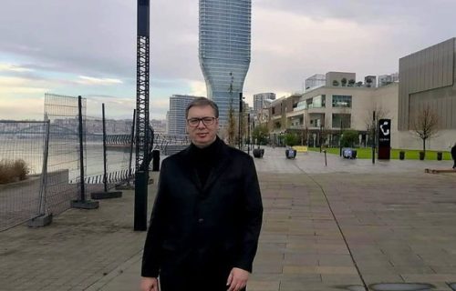 "Čekajuči Dačića... Naoružao sam se strpljenjem": Vučić podelio fotografiju iz jutarnje šetnje (FOTO)