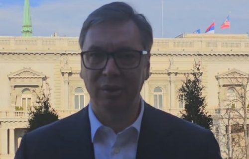 Vučić poručio: "Ja sam taj koji je bio na terasi, nisam vas se nimalo uplašio" (VIDEO)
