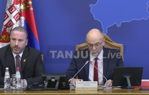 Prva konferencija za medije RIK: Sva biračka mesta otvorena na vreme, izbori protiču regularno