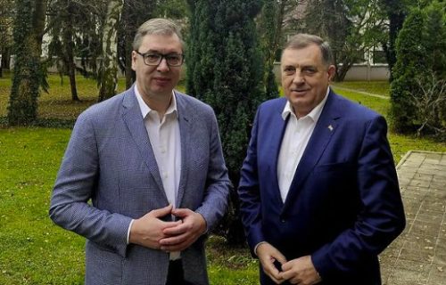 Predsednik Vučić sa Miloradom Dodikom: Situacija po srpski narod je veoma teška (FOTO)