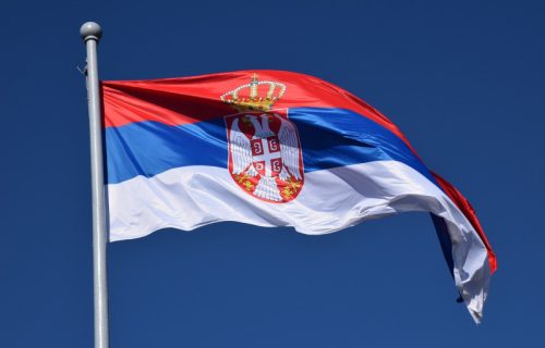 Podignuta zastava Srbije u Njujorku povodom Dana srpskog nasleđa