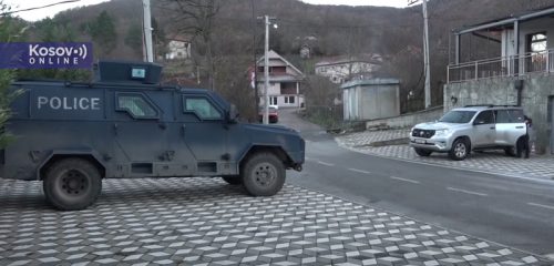 Novo iživljavanje i širenje straha policije tzv. Kosova: Upali u srpske škole u Leposaviću (VIDEO)