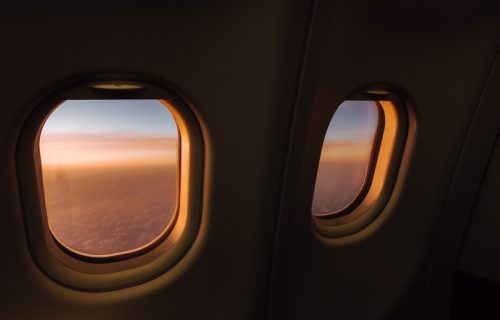 Neobičan prizor snimljen iz aviona: Da li bi mi neko rekao šta su ova svetla? (VIDEO)