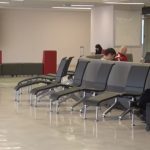 U 12 kofera sakrili 11.770 paklica cigareta: Carinici ih uhvatili na aerodromu, kazne paprene