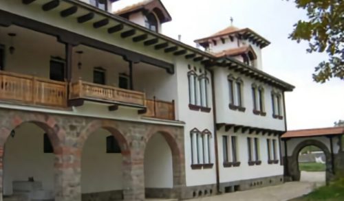 “Ovo je jedno od ključnih mesta istorije Srba”: Francuski političar obišao manastir Gračanica