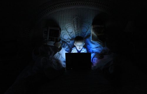 Pet praktičnih saveta za bezbednost dece i tinejdžera na internetu
