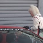 Sonja ima 83 godine i vozi Lamborghini na trkama u Cirihu (VIDEO)