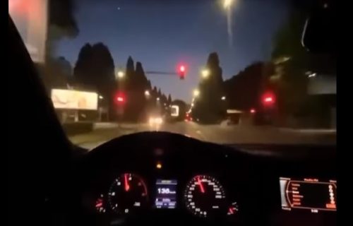 Podgoričanin pri 136 km/h prošao kroz dva crvena svetla, sve snimao pa objavio, sada je u zatvoru (VIDEO)