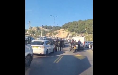 Dramatično u Jerusalimu: Jedna osoba poginula, osam povređenih u pucnjavi na auto-putu (VIDEO)