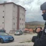 Srpsku trobojku skinuli sa tvrđave u Zvečanu, Kurtijeva policija kaže "da im nije stigla prijava"