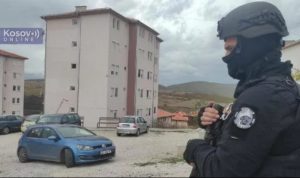 Još jedna u nizu provokacija Srba na KiM: Osvanuli novi UČK grafiti na putu ka jezeru Gazivode