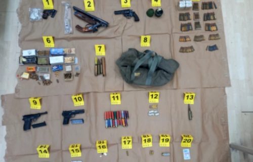 Uhapšene dve osobe u Nišu: Policija pronašla arsenal oružja