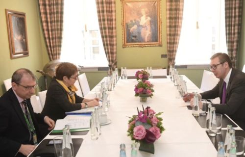 Vučić na sastanku sa Odil Fransoa Reno Baso: “Razgovarali smo i o važnosti nastavka odlične saradnje između EBRD-a i Srbije” (FOTO)