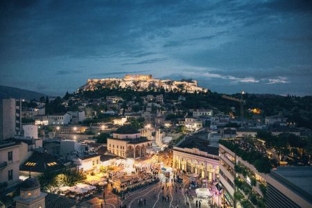 Odlične vesti za srpske turiste: Ova usluga u Grčkoj više se ne naplaćuje