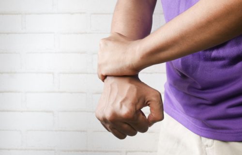 Devet mitova o zglobovima: Da li je krckanje prstiju štetno i da li kiša utiče na artritis