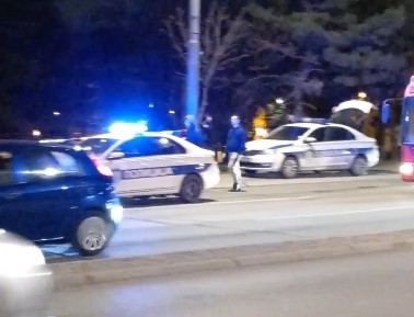 Tuča kod Plavog mosta u Beogradu, mladić povređen nožem (VIDEO)