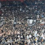 Dok košarkaši Partizana treniraju u Areni, Grobari grme "Izlazite napolje..." i pale baklje