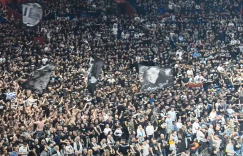 Dok košarkaši Partizana treniraju u Areni, Grobari grme "Izlazite napolje..." i pale baklje
