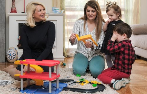 Ministarka Kisić obišla porodicu koja je kuću kupila uz subvencije države