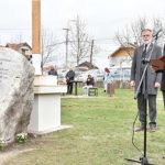 "Na inicijativu predsednika Srbije Aleksandra Vučića mi danas negujemo kulturu sećanja i sa dužnom se pažnjom i pijetetom sećamo svih naših žrtava"