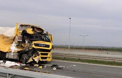 Velika saobraćajna nezgoda nedaleko od Aerodroma: Težak sudar kamiona, formirala se kolona duga 5 kilometara (FOTO)