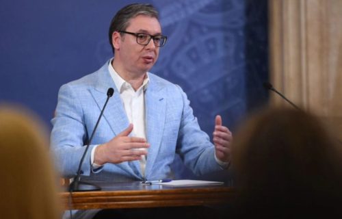 Vučić: "Srbija ne sluša nikoga, sem svoj narod" (VIDEO)