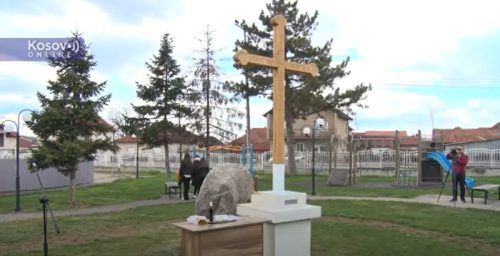 Za Prištinu hodočašće Srba “krivično delo”: Kurti hapsi vernike zbog obračuna sa SPC