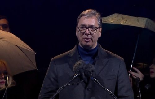 Prošlo je 25 godina i još ne pristajemo na komadanje: Vučić na obeležavanju Dana sećanja na stradale u NATO agresiji (FOTO/VIDEO)