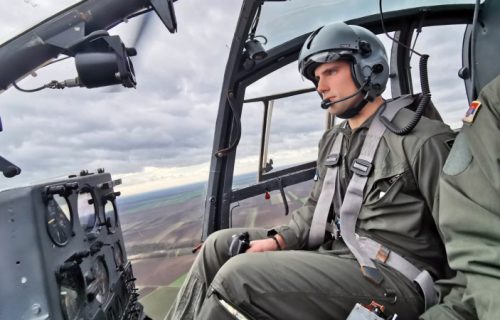 Letačka obuka kadeta pete godine Vojne akademije na borbenim helikopterima "gama" (FOTO)