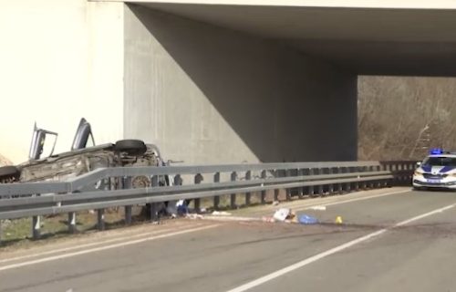 Tuga: Majka i ćerka poginule, otac i druga ćerka povređeni u stravičnom udesu (FOTO)