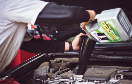 Nikada ne sipajte u auto više ulja nego što je preporučeno, evo i zašto