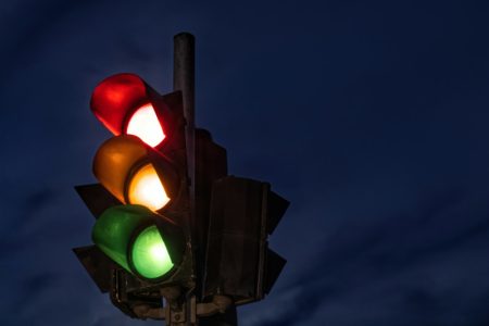 Ako poštujete ograničenja ovaj semafor može da vas nagradi zelenim svetlom