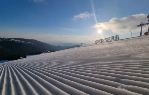 Uživajte u prolećnom skijanju! U ski centru Kopaonik -30% popusta do kraja sezone