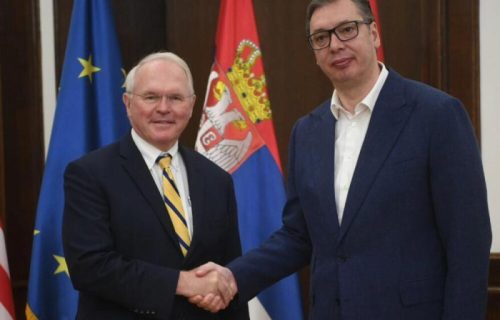 Vučić: Sadržajan i otvoren razgovor sa američkim ambasadorom Hilom (FOTO)