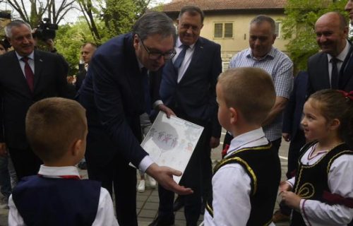 "U junačkoj Bileći!" Vučić: "Srbija će pomoći, svaki deo našeg naroda je podjednako važan, ma gde živeo"