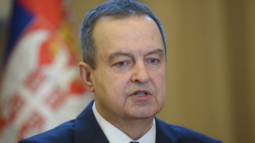 Dačić: “Reč je o ciljanom terorističkom napadu, noćas izvršeni pretresi na više lokacija širom Srbije”