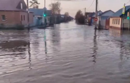 Evakuisano više od 5.000 ljudi: Došlo do havarije nakon pucanja brane u Rusiji (VIDEO)