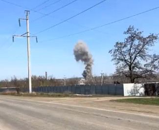 Odjekuju snažne eksplozije, pokrenut je novi udar tokom noći (VIDEO)