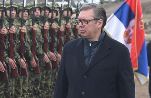 Predsednik Vučić prisustvovao vojnoj vežbi "Vihor 2024": "Mnogo je nove tehnike, zadovoljan sam" (VIDEO)