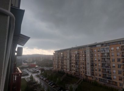 Upaljen narandžasti meteoalarm: Upozorenje RHMZ na snažno nevreme sa gradom u ovim područijima