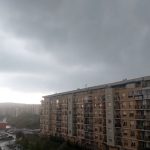 Upaljen narandžasti meteoalarm: RHMZ upozorava na snažne oluje i grad u ovim delovima Srbije
