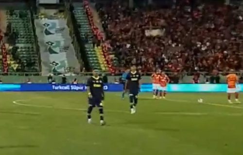 Skandal umesto spektakla: Fenerbahče napustio teren, Galatasaraj osvojio Superkup Turske (VIDEO)