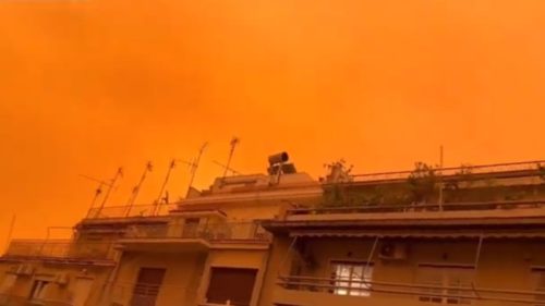 Atinu prekrila afrička prašina, nebo obojeno u crveno (VIDEO)